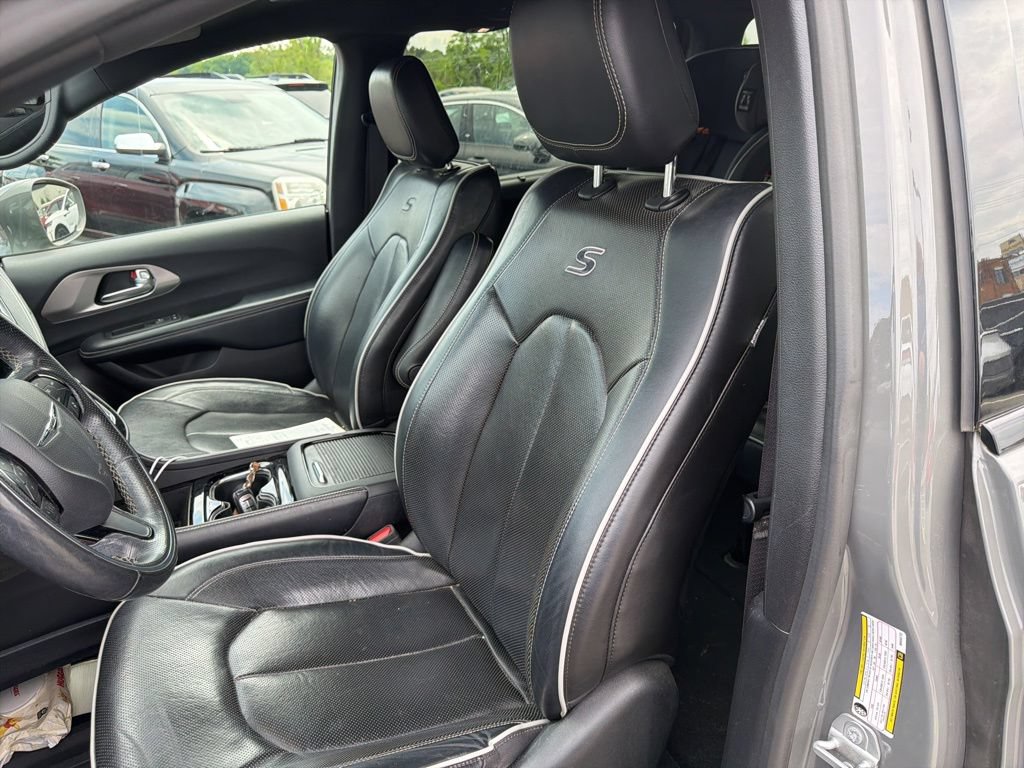 Used 2021 Chrysler Pacifica Limited w/ S Appearance Package AWD/4WD image 14