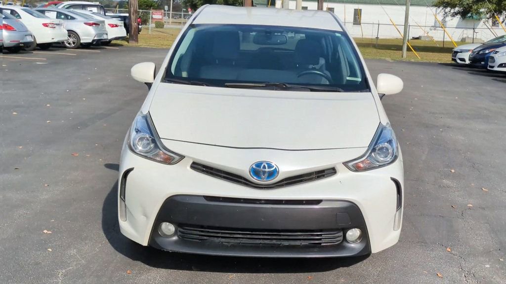 Used 2017 Toyota Prius V image 3