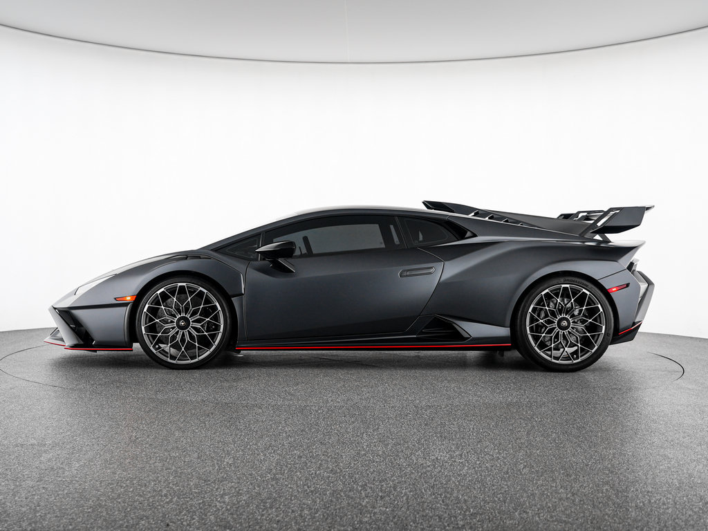 Used 2023 Lamborghini Huracan STO RWD image 2