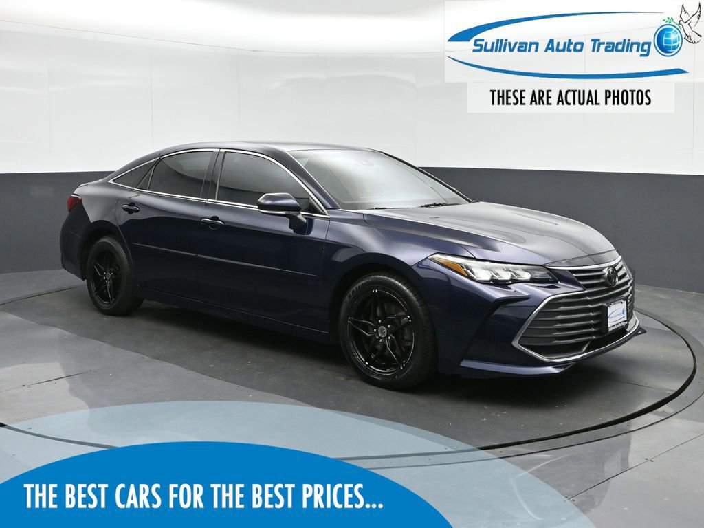 Used 2022 Toyota Avalon XLE w/ Moonroof Package image 1