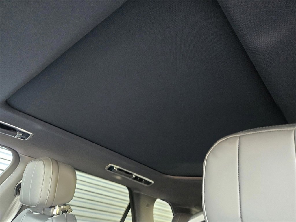 New 2026 Land Rover Range Rover Sport SE image 13