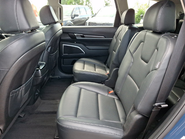 Used 2025 Kia Telluride S AWD/4WD image 10