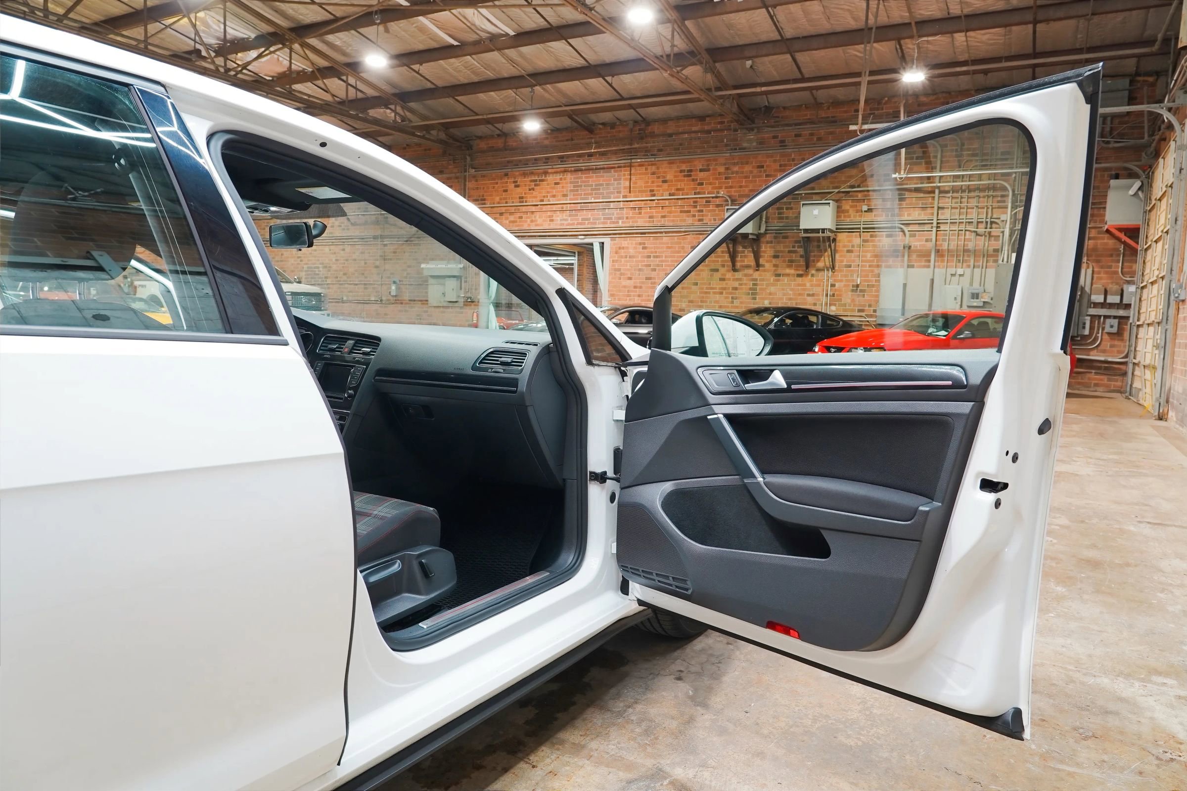 Used 2015 Volkswagen GTI S FWD image 49