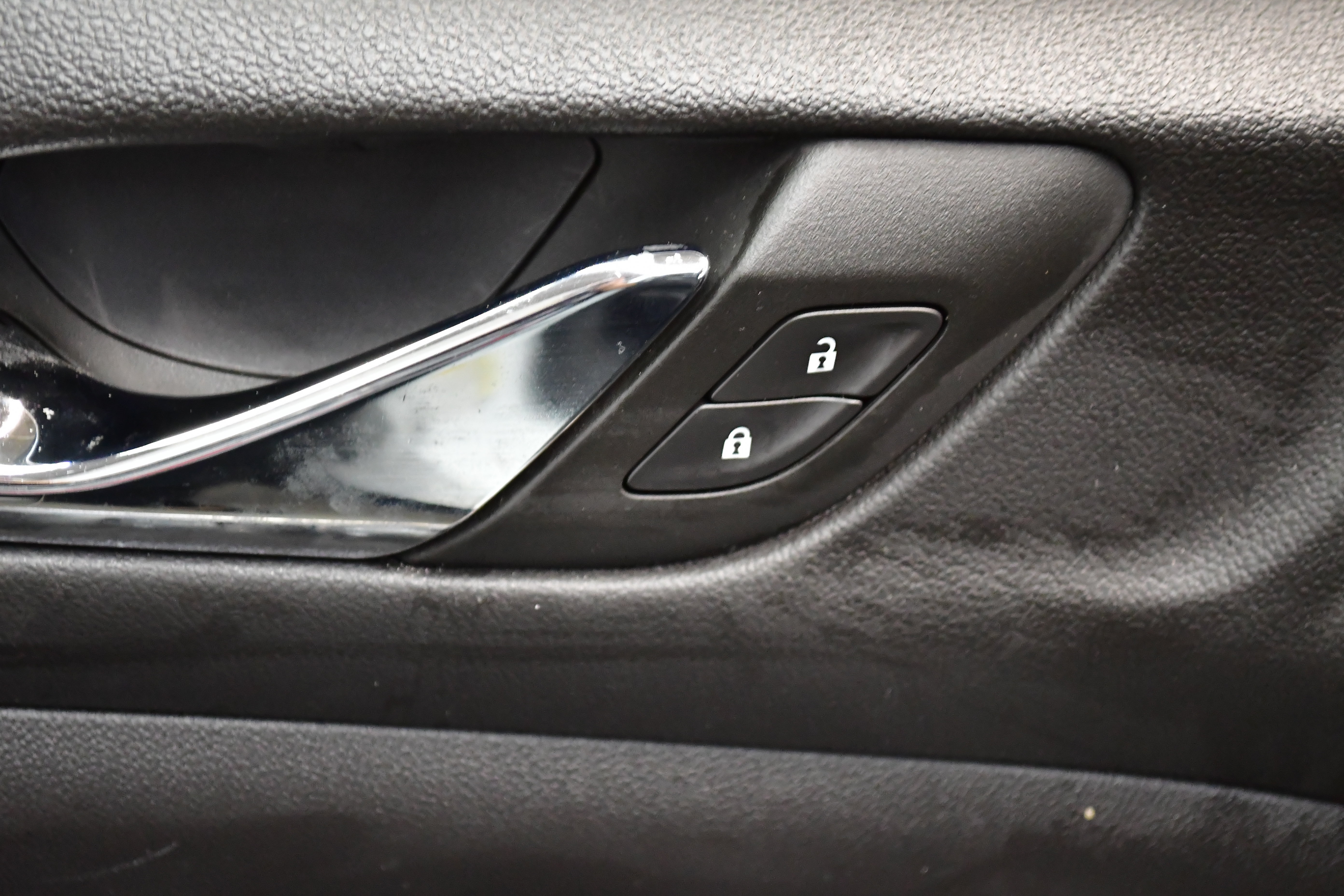 Used 2023 GMC Acadia SLE AWD/4WD image 16
