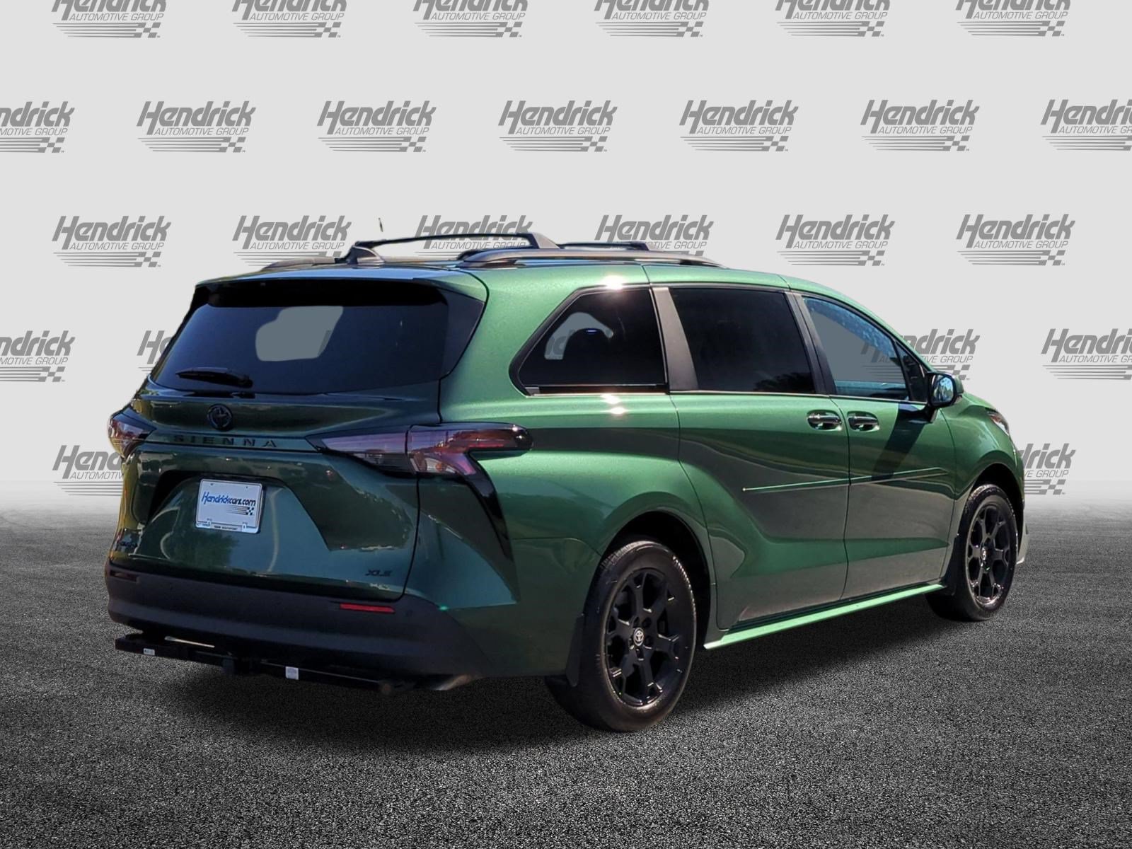 Used 2025 Toyota Sienna XLE Woodland Edition AWD/4WD image 10