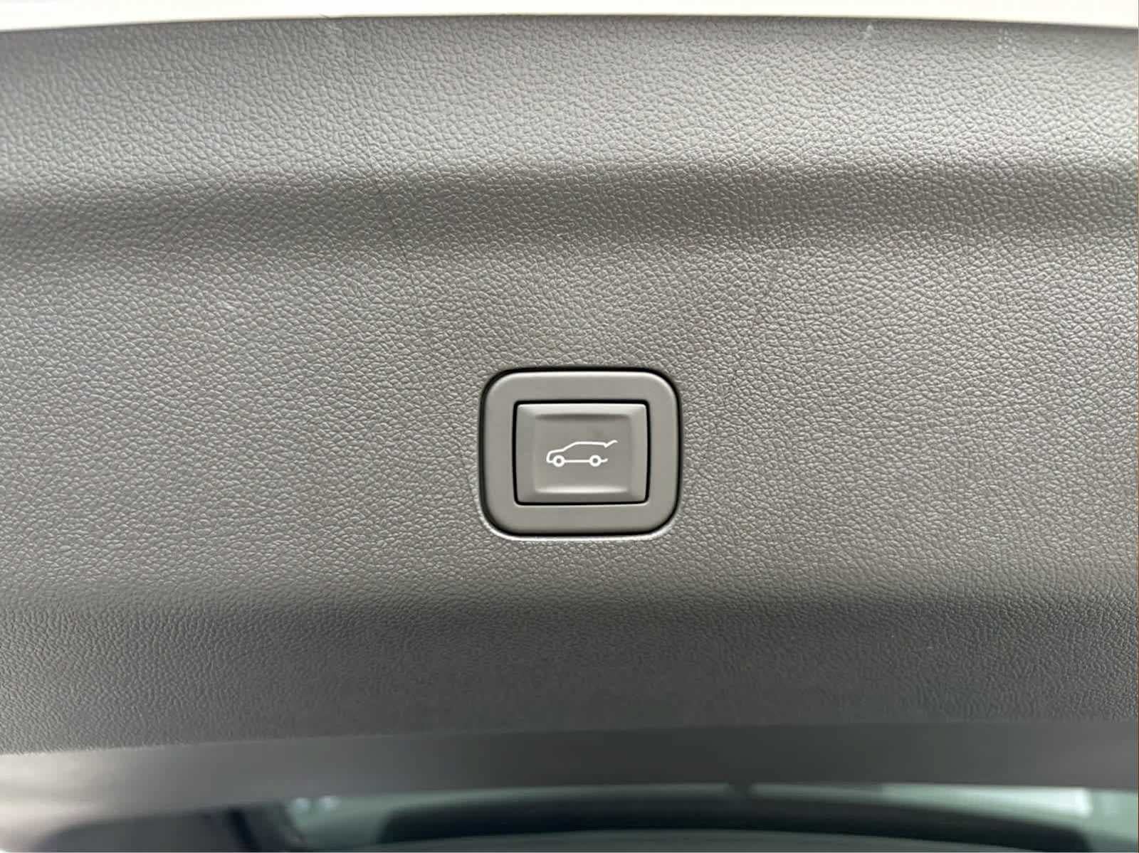 Certified 2026 Cadillac Escalade V AWD/4WD image 31