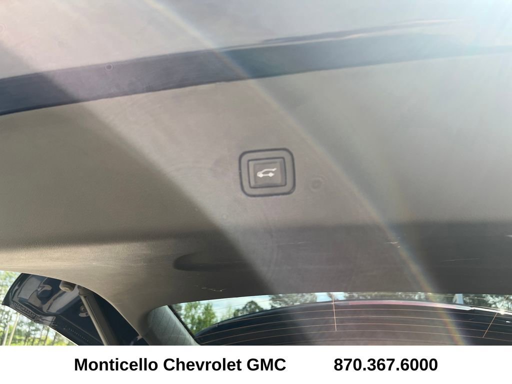 Used 2023 Chevrolet Traverse LT FWD image 30