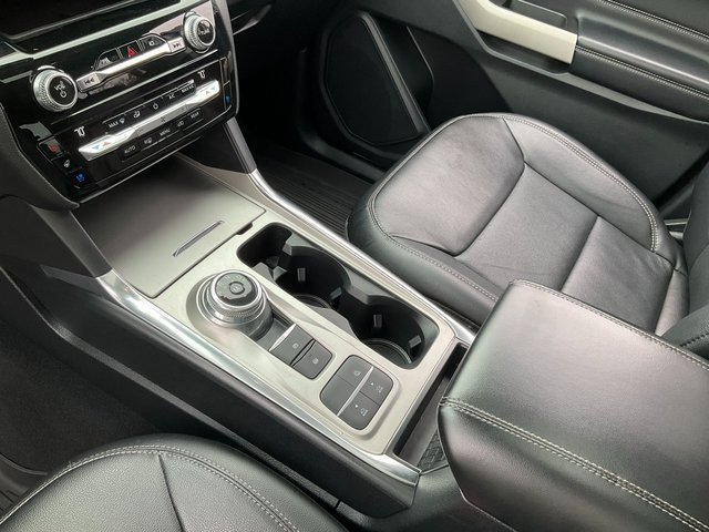 Used 2021 Ford Explorer Limited w/ Hybrid Equipment Group 310A image 15
