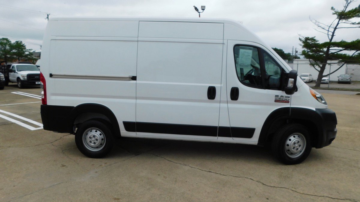 Used 2022 RAM ProMaster 2500 w/ Premium Convenience Group image 2