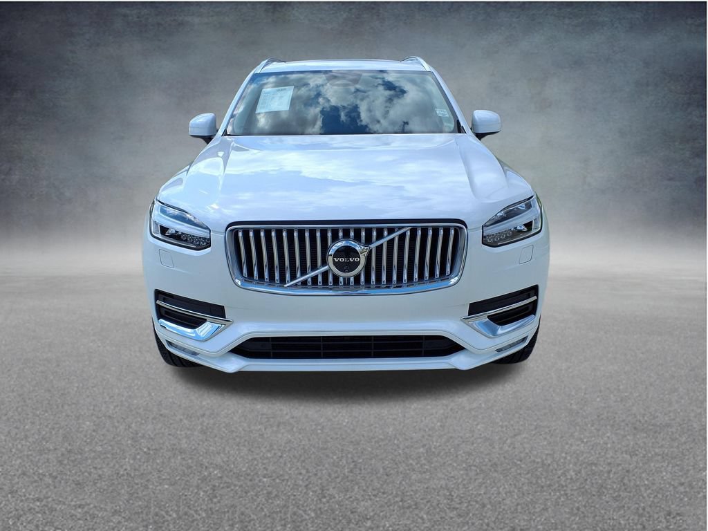 Certified 2025 Volvo XC90 B6 Plus AWD/4WD image 2