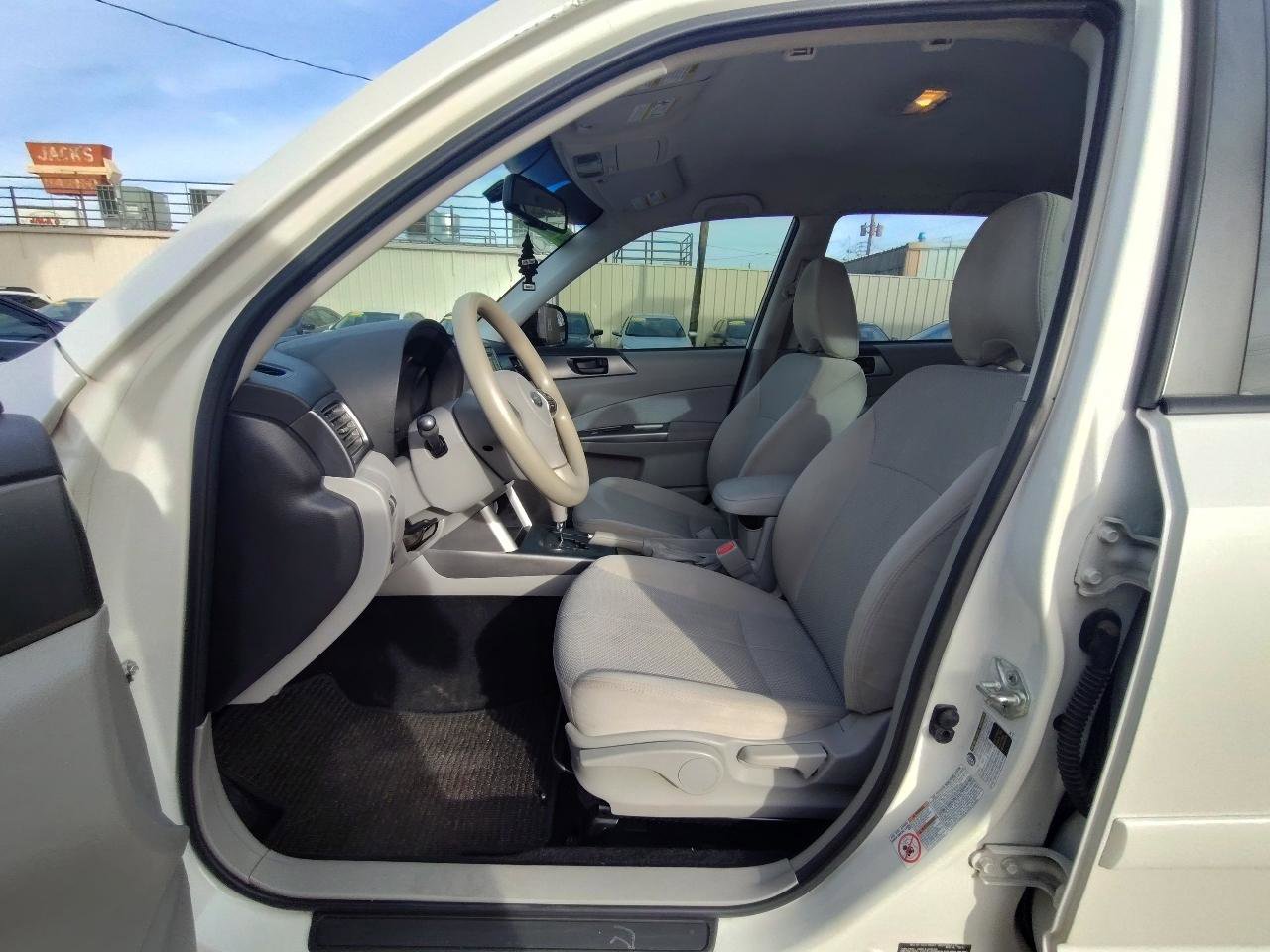 Used 2012 Subaru Forester 2.5X w/ Alloy Wheel Pkg image 14