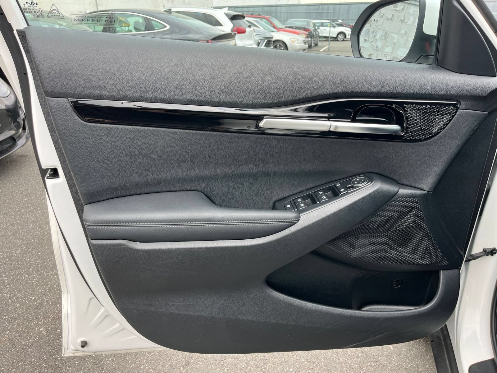 Used 2025 Kia Seltos S FWD image 18