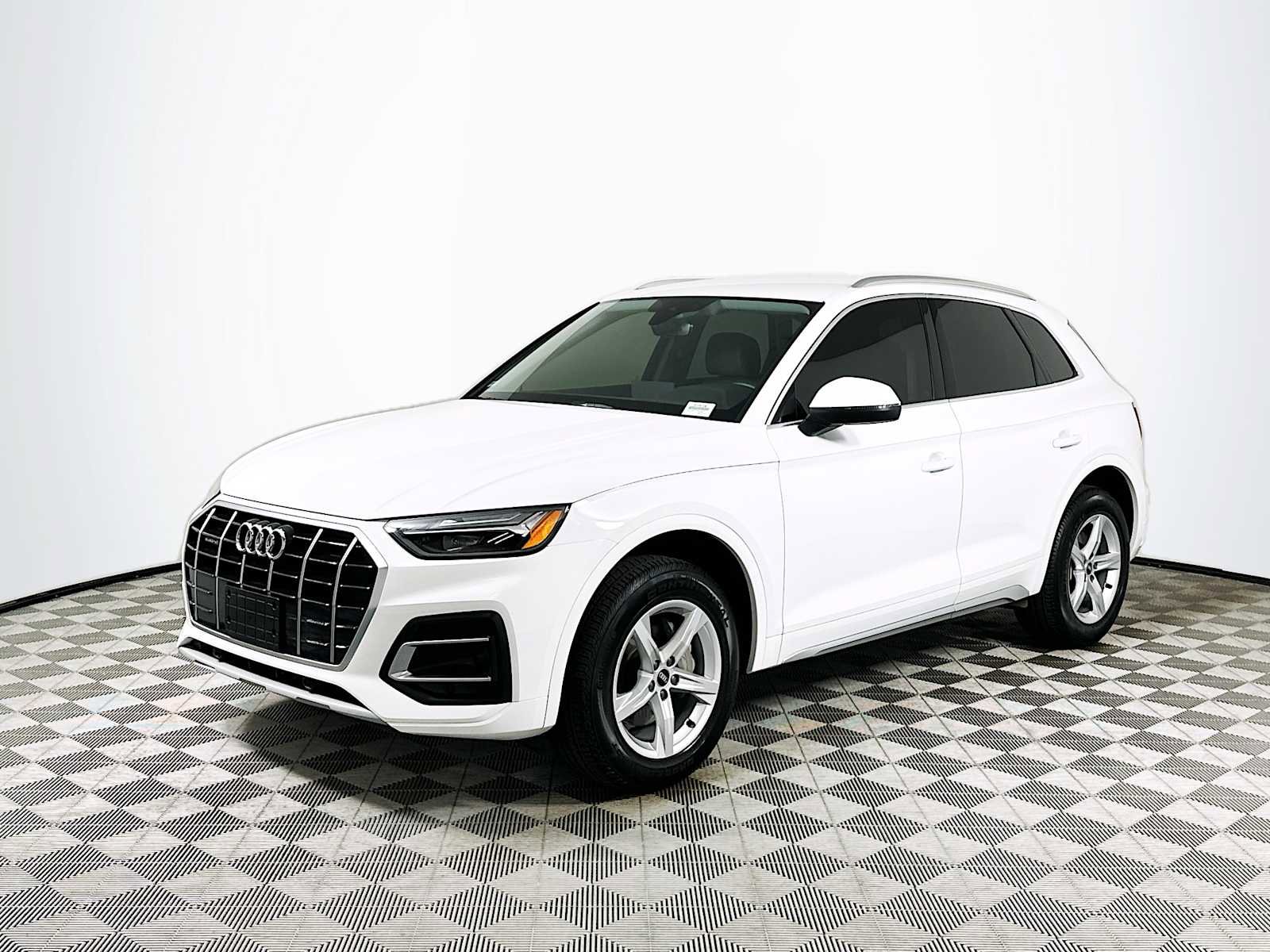 Certified 2023 Audi Q5 2.0T Premium AWD/4WD image 3