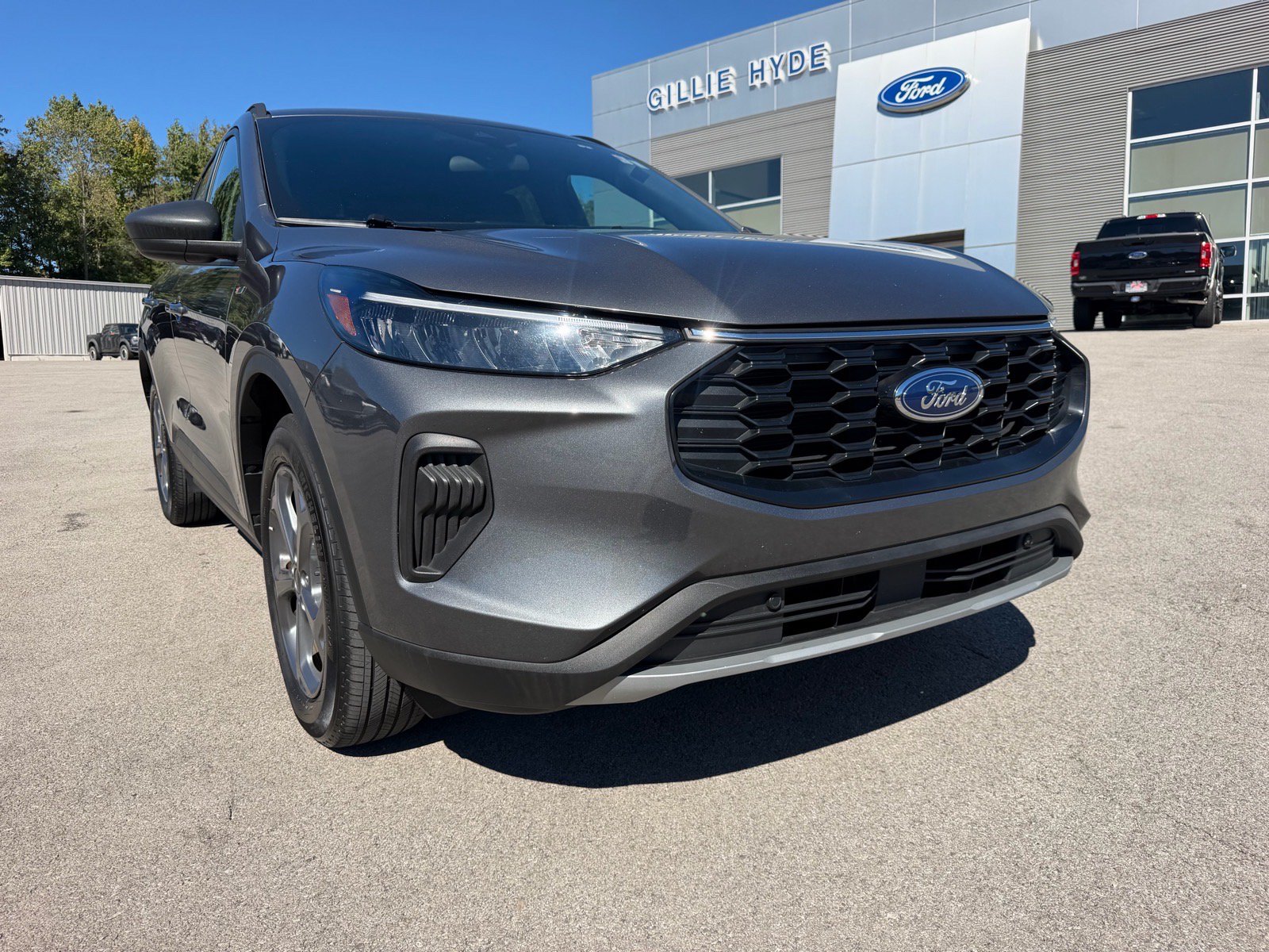 Used 2025 Ford Escape ST-Line AWD/4WD image 2