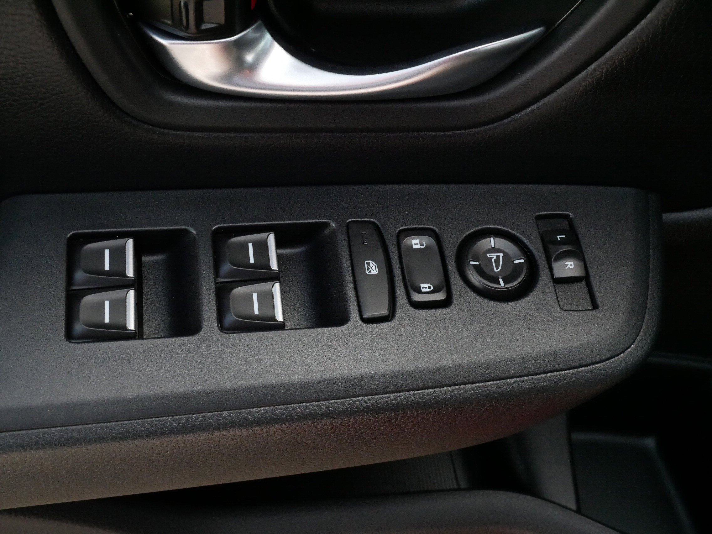 Certified 2025 Honda Pilot Sport image 19