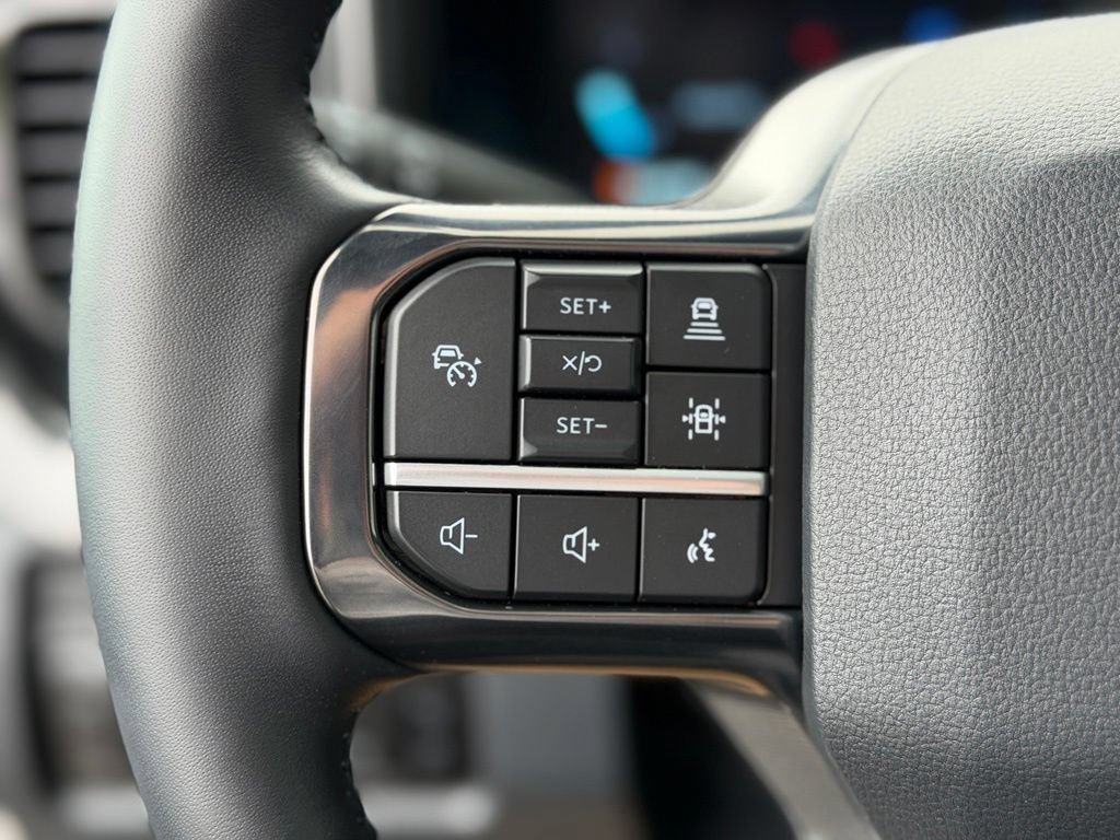 Used 2025 Ford F450 Platinum w/ FX4 Off-Road Package AWD/4WD image 18