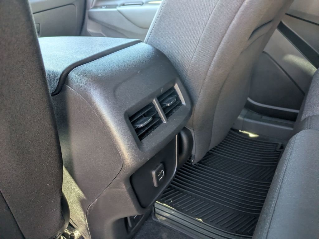 Used 2023 Chevrolet Equinox LT image 24