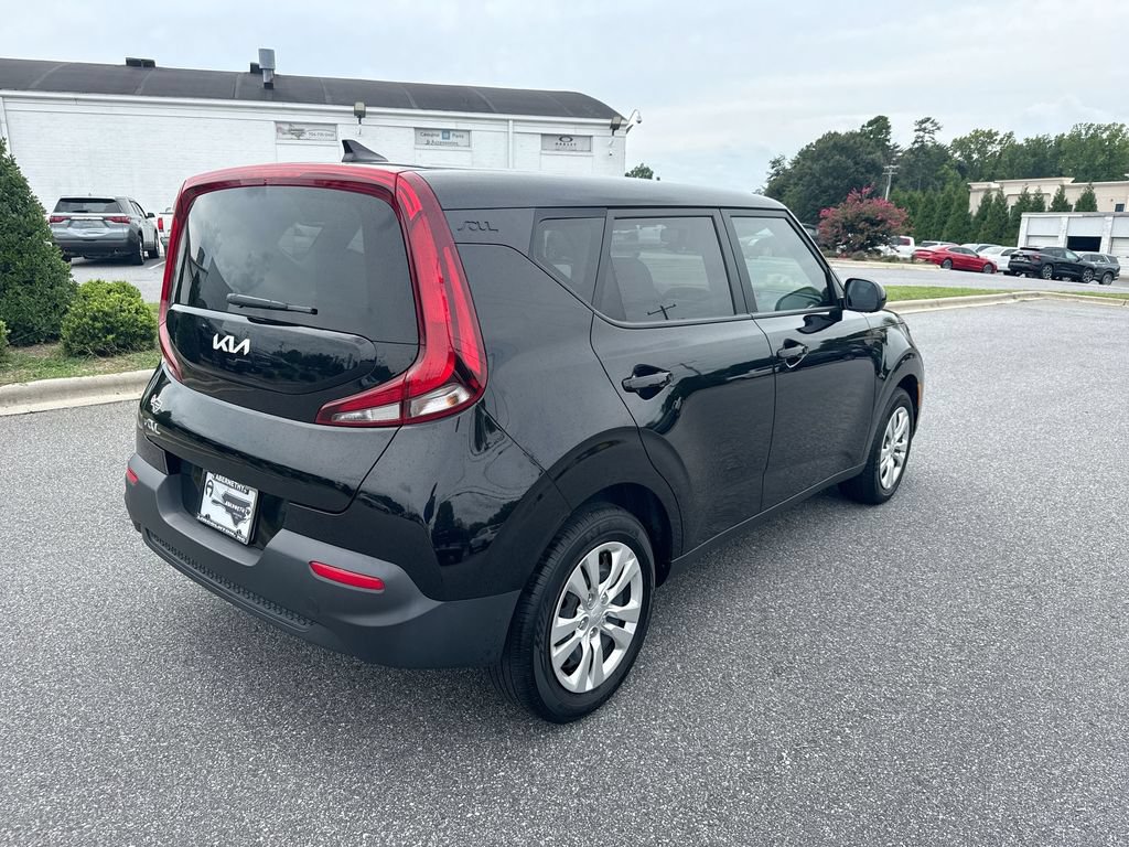Used 2022 Kia Soul LX FWD image 6