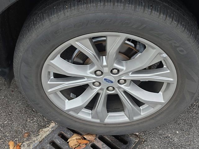 Certified 2022 Ford Explorer XLT w/ Equipment Group 202A image 8