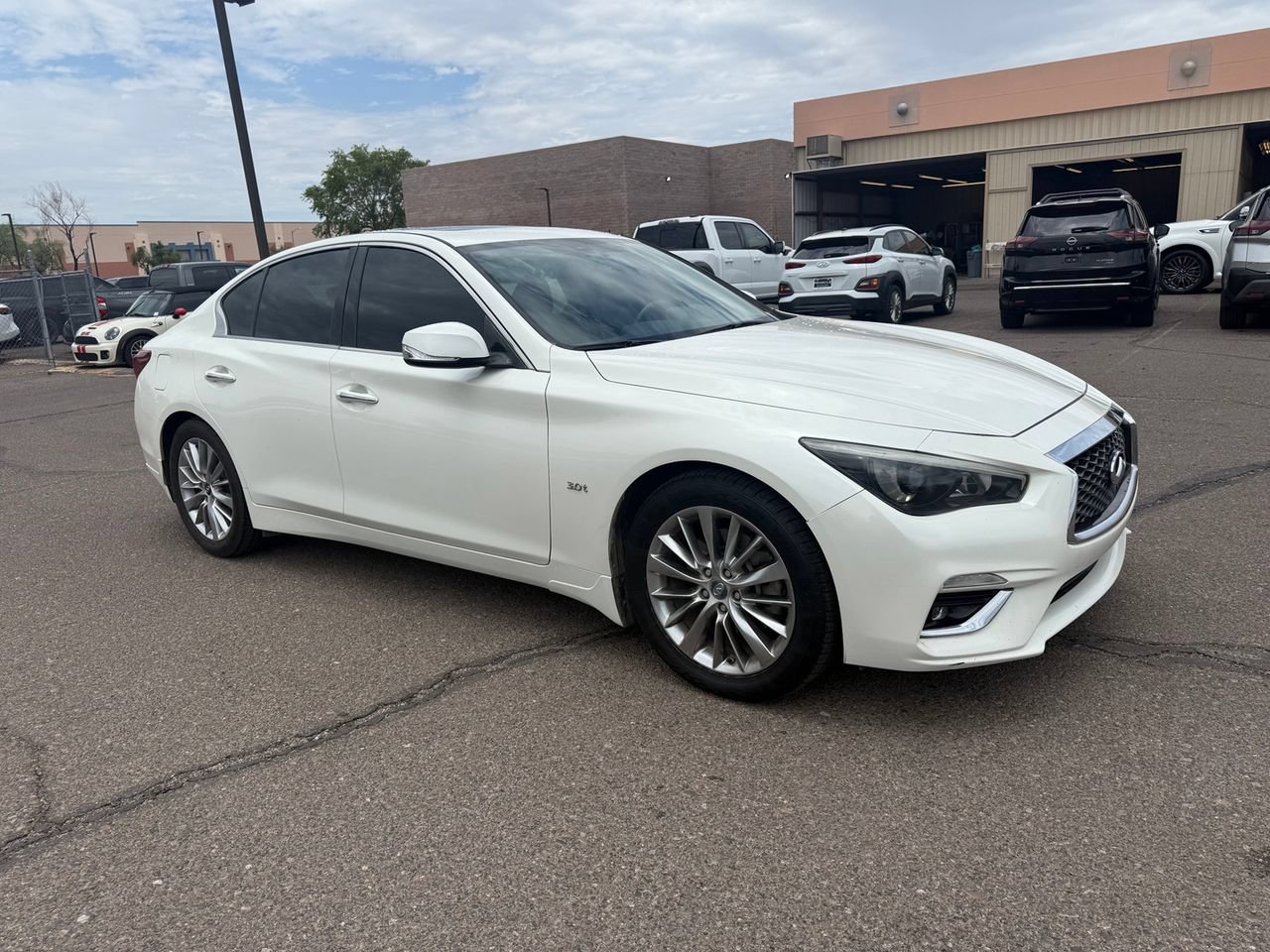 Used 2018 INFINITI Q50 Luxe w/ Cargo Package (L95) RWD image 3