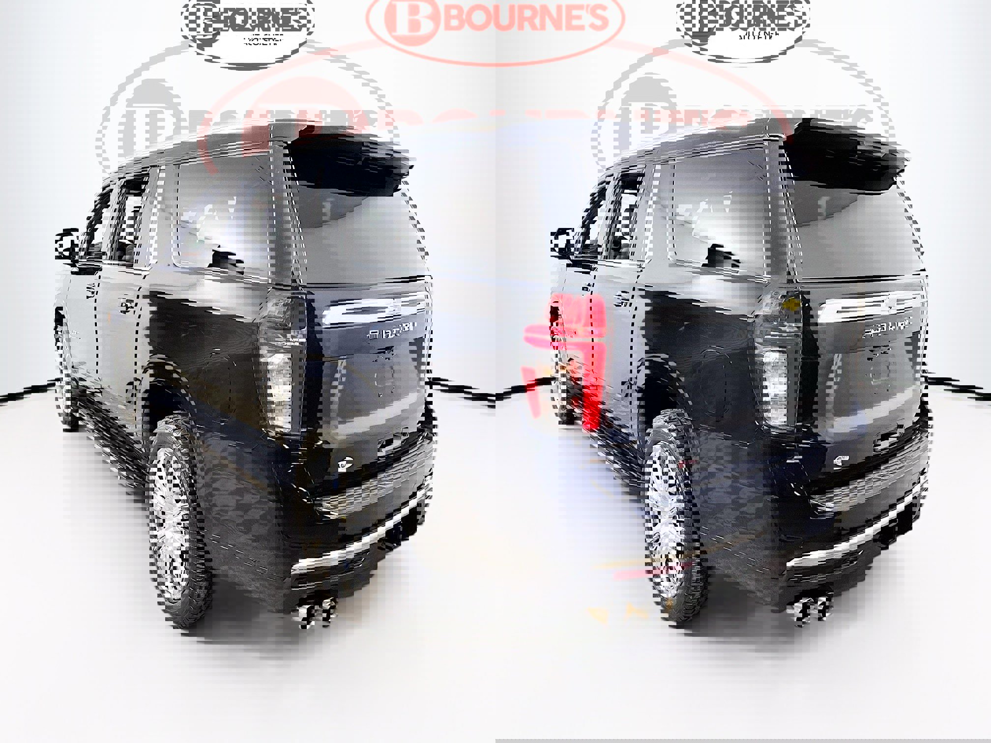 Used 2023 Chevrolet Suburban High Country image 11