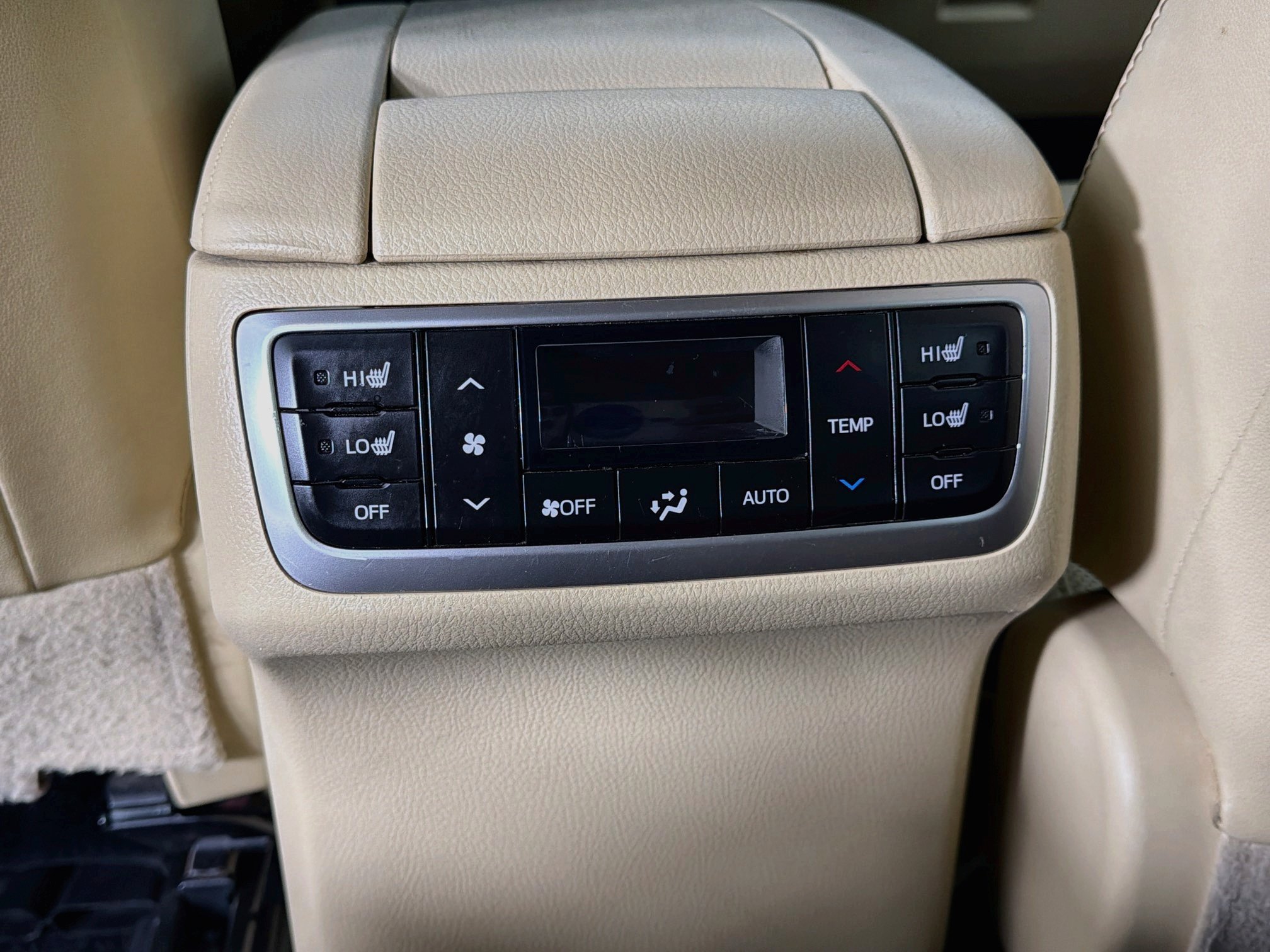 Used 2016 Toyota Highlander Limited Platinum AWD/4WD image 28