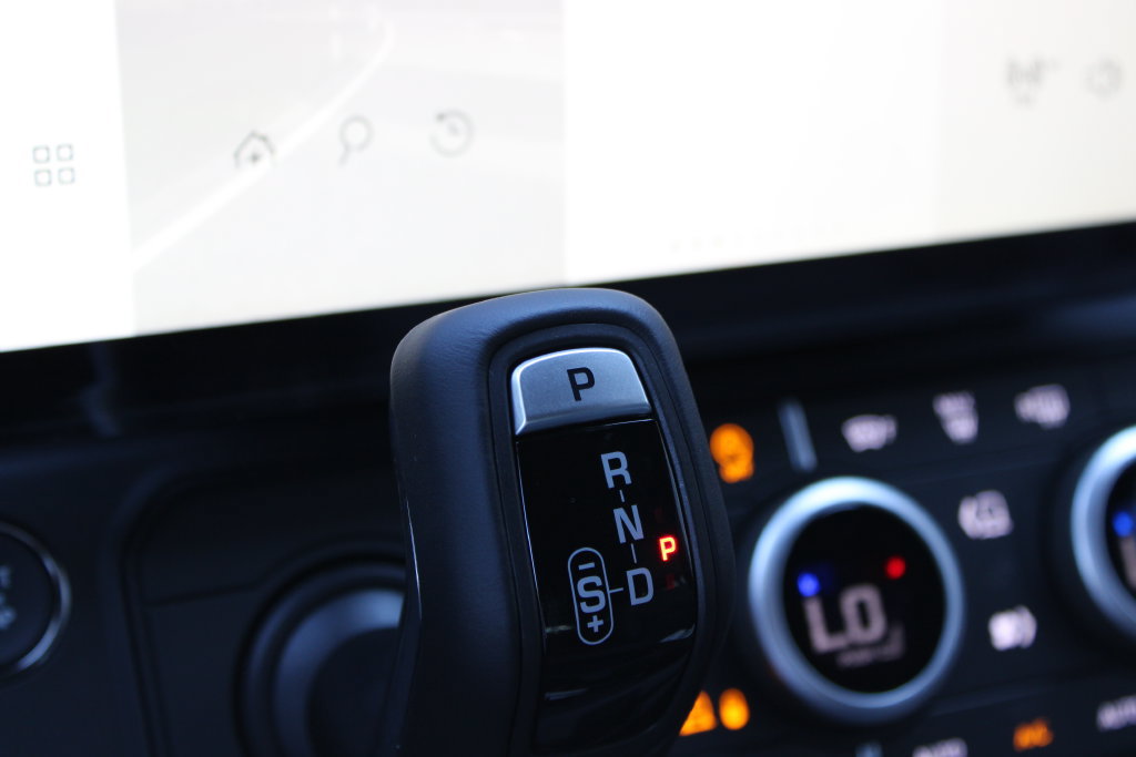 New 2026 Land Rover Defender 130 X-Dynamic SE AWD/4WD image 20