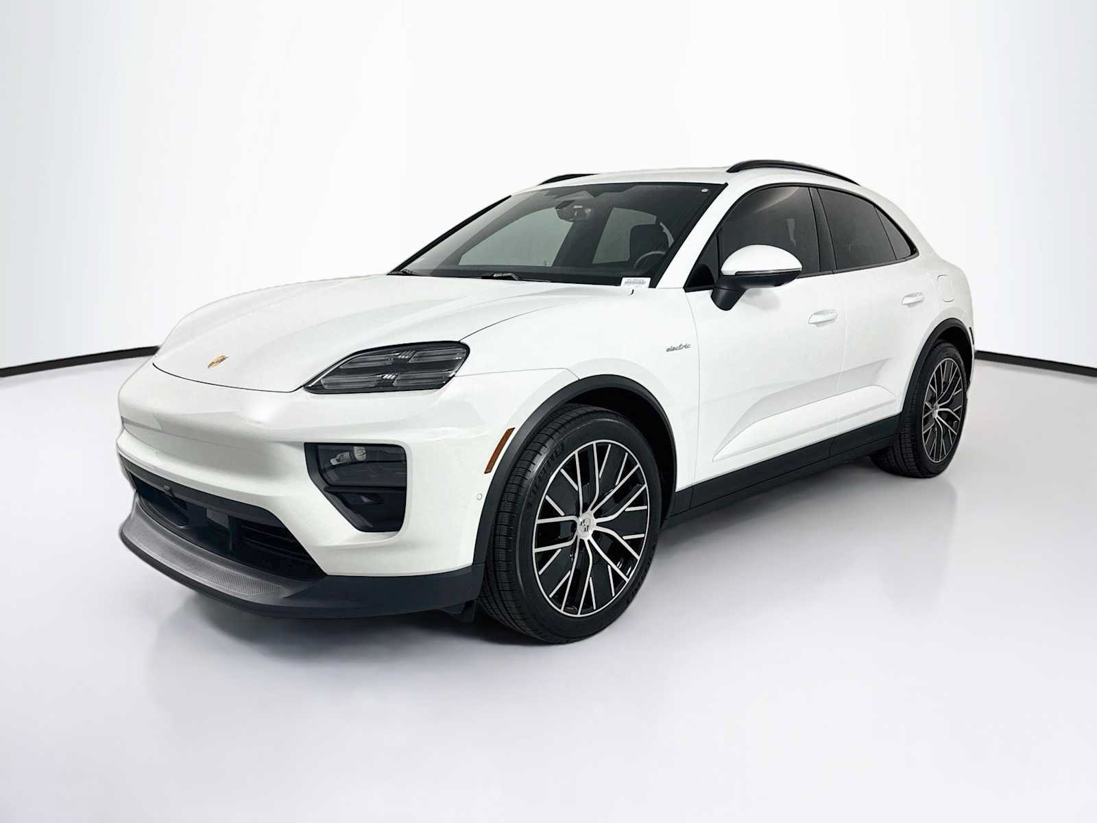 Used 2026 Porsche Macan Electric RWD image 1