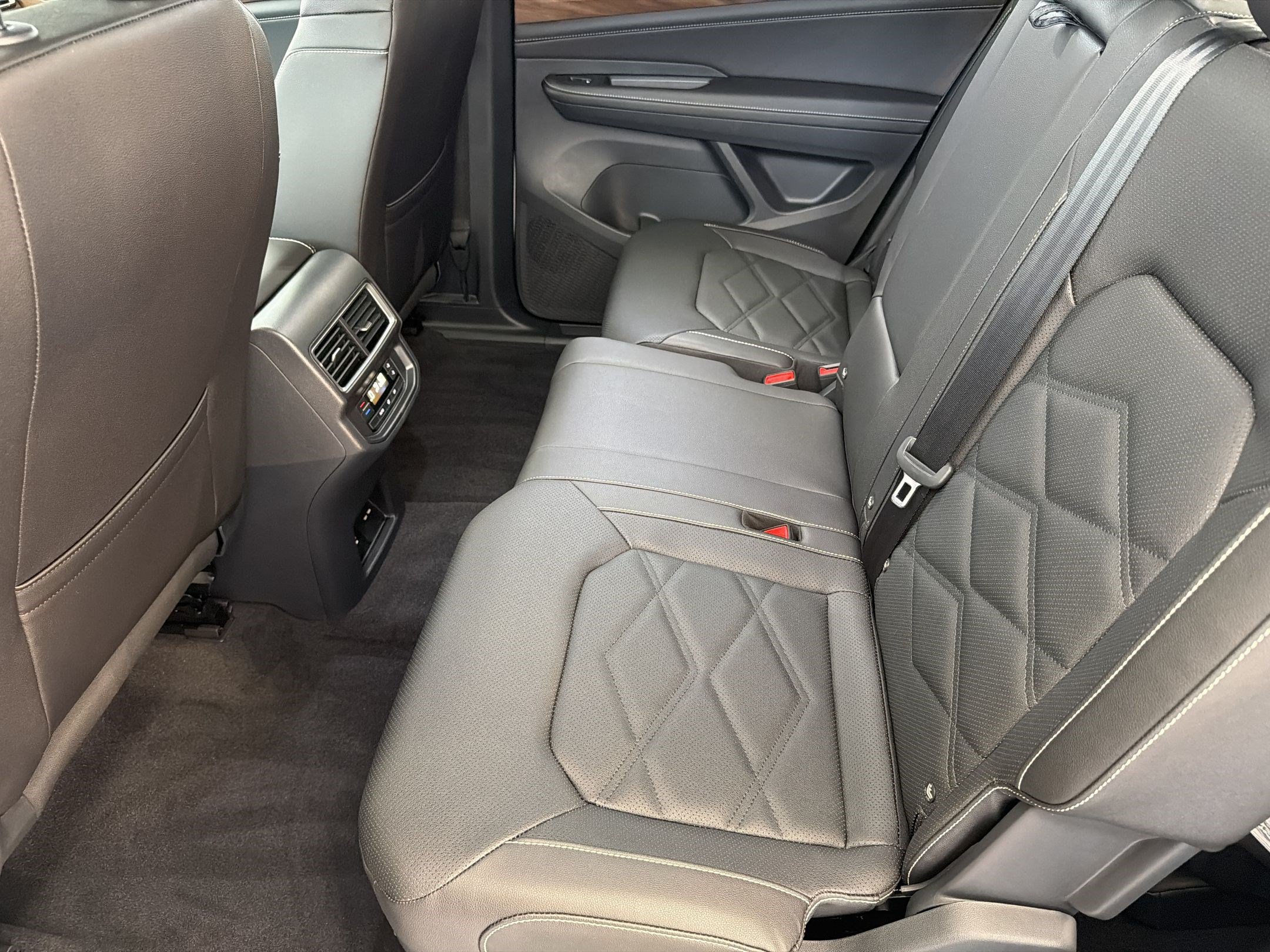 New 2026 Volkswagen Atlas SE FWD image 19