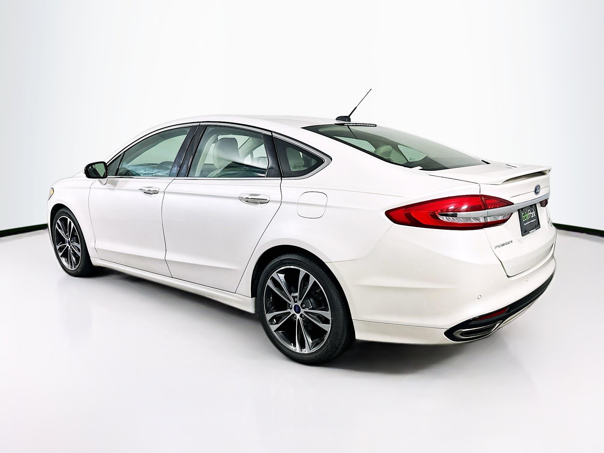 Used 2017 Ford Fusion Titanium FWD image 5
