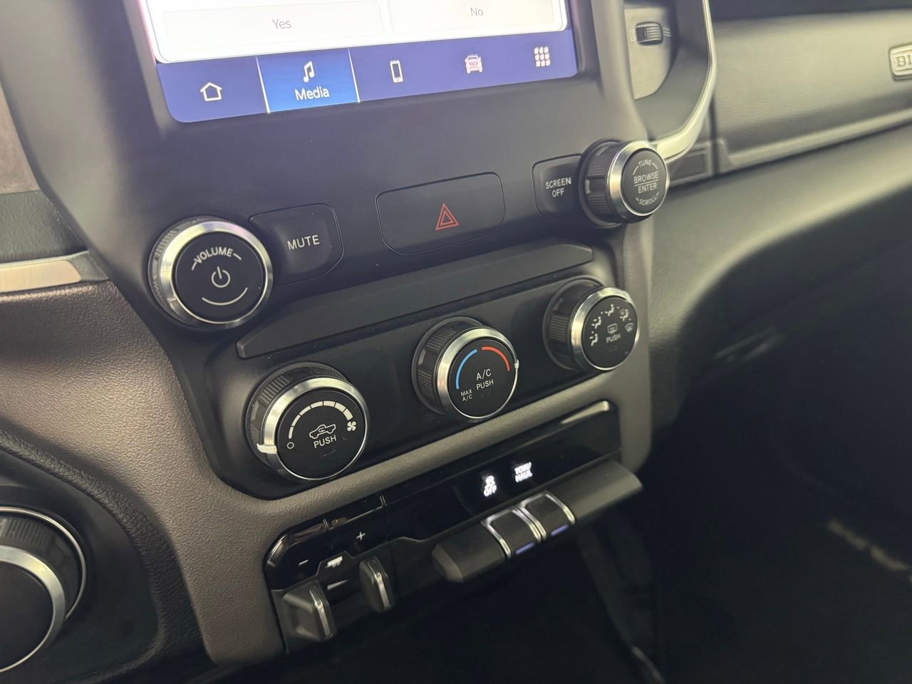 Used 2024 RAM 2500 Big Horn image 17