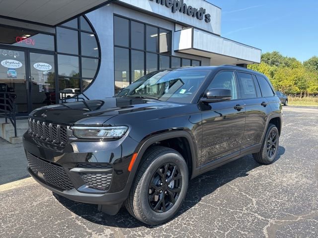 New 2025 Jeep Grand Cherokee Altitude AWD/4WD image 2