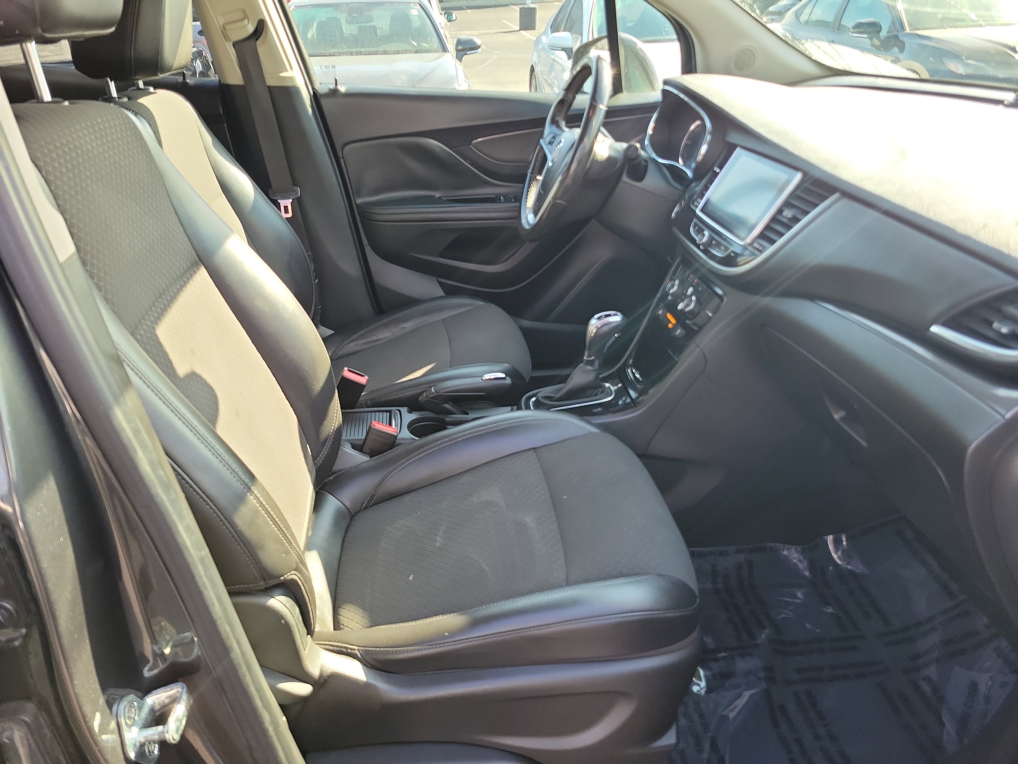 Used 2018 Buick Encore Preferred image 28