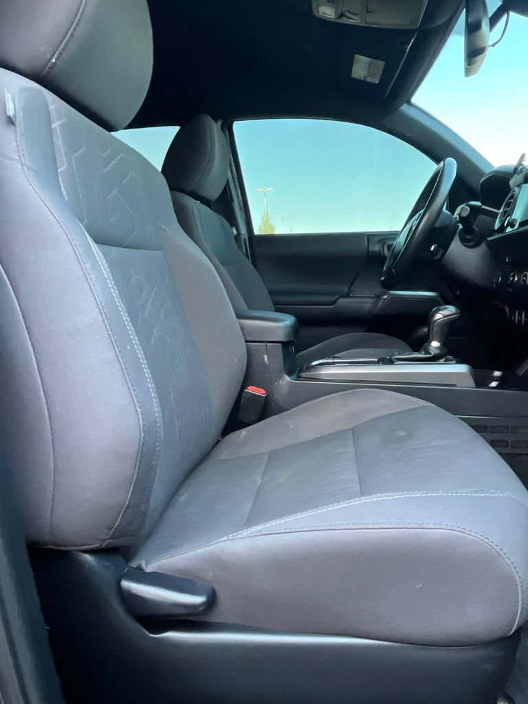 Used 2019 Toyota Tacoma TRD Sport w/ Technology Package RWD image 9