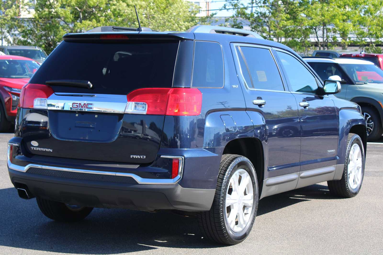 Used 2017 GMC Terrain SLT w/ Open Road Package AWD/4WD image 7