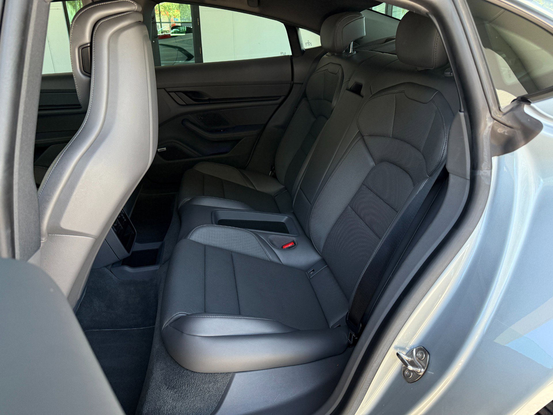 Used 2022 Porsche Taycan image 32