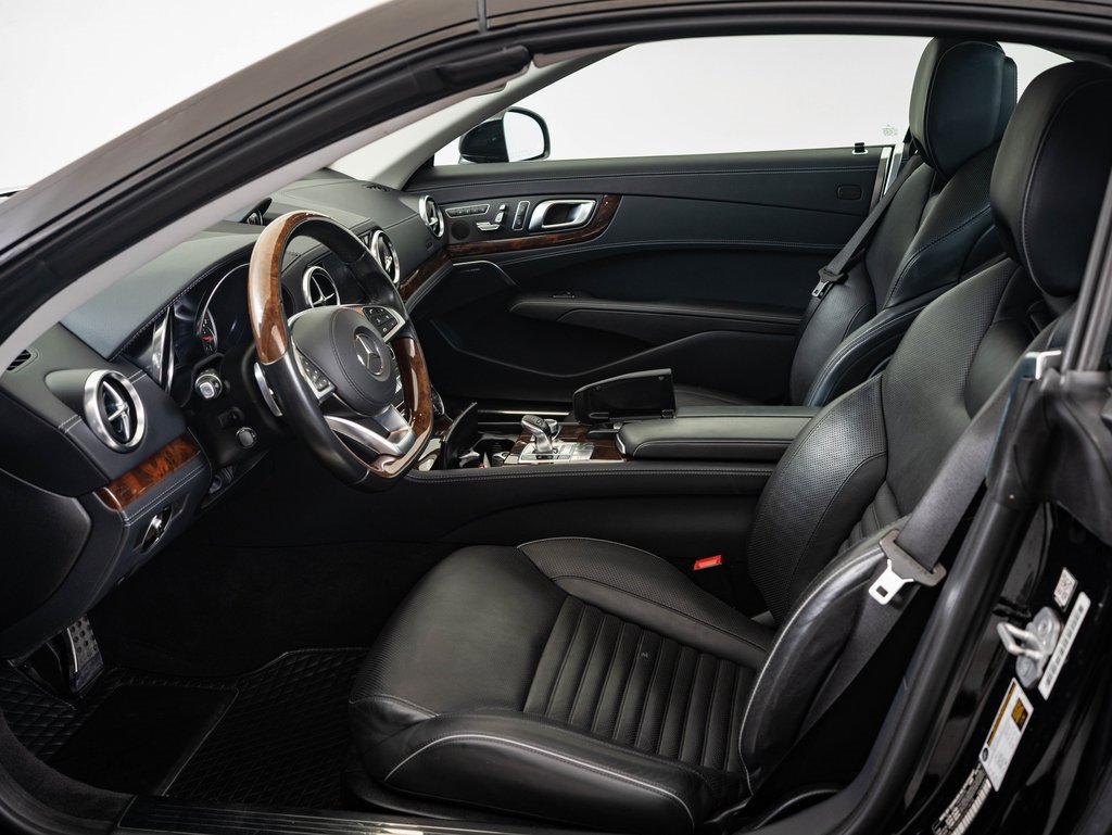 Used 2017 Mercedes-Benz SL 550 image 21