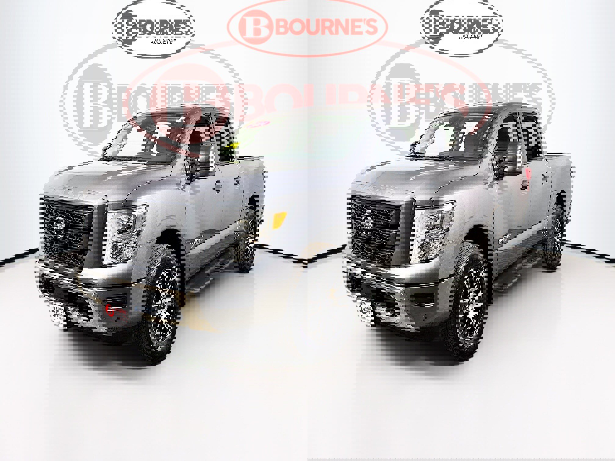 Used 2024 Nissan Titan SV w/ SV Convenience Package image 5