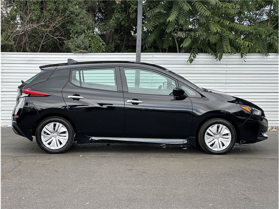 Used 2025 Nissan Leaf S FWD image 13