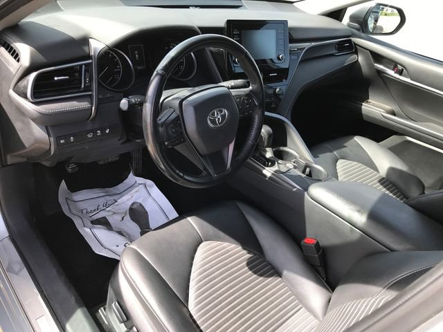 Used 2023 Toyota Camry SE FWD image 3