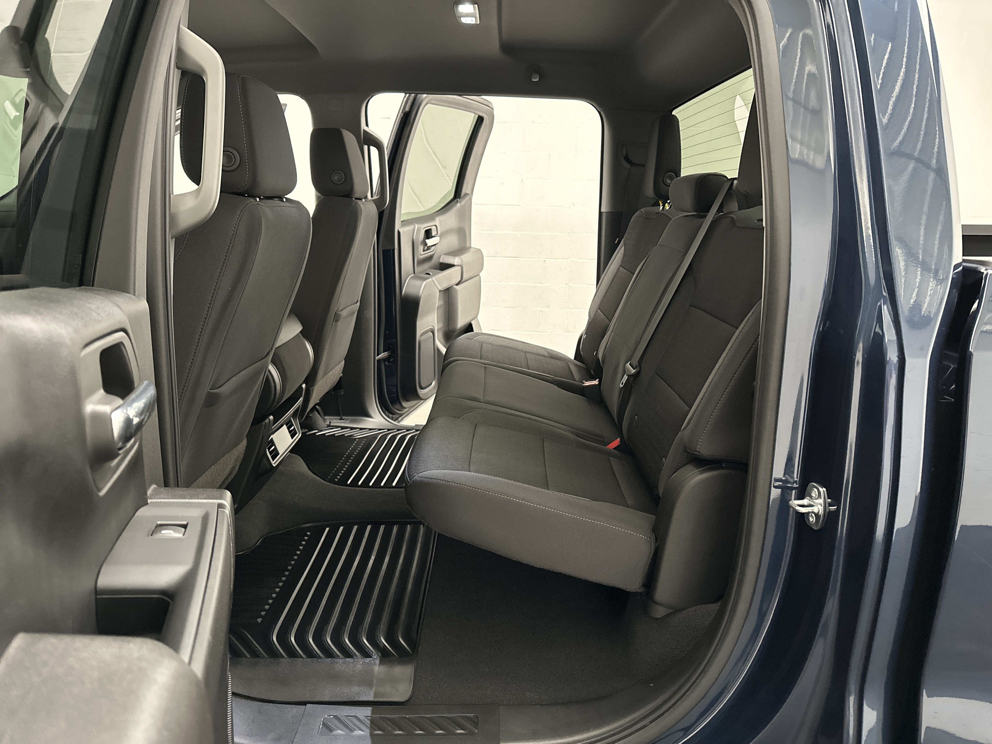 Used 2022 Chevrolet Silverado 1500 Custom w/ LPO, Dark Essentials Package AWD/4WD image 22