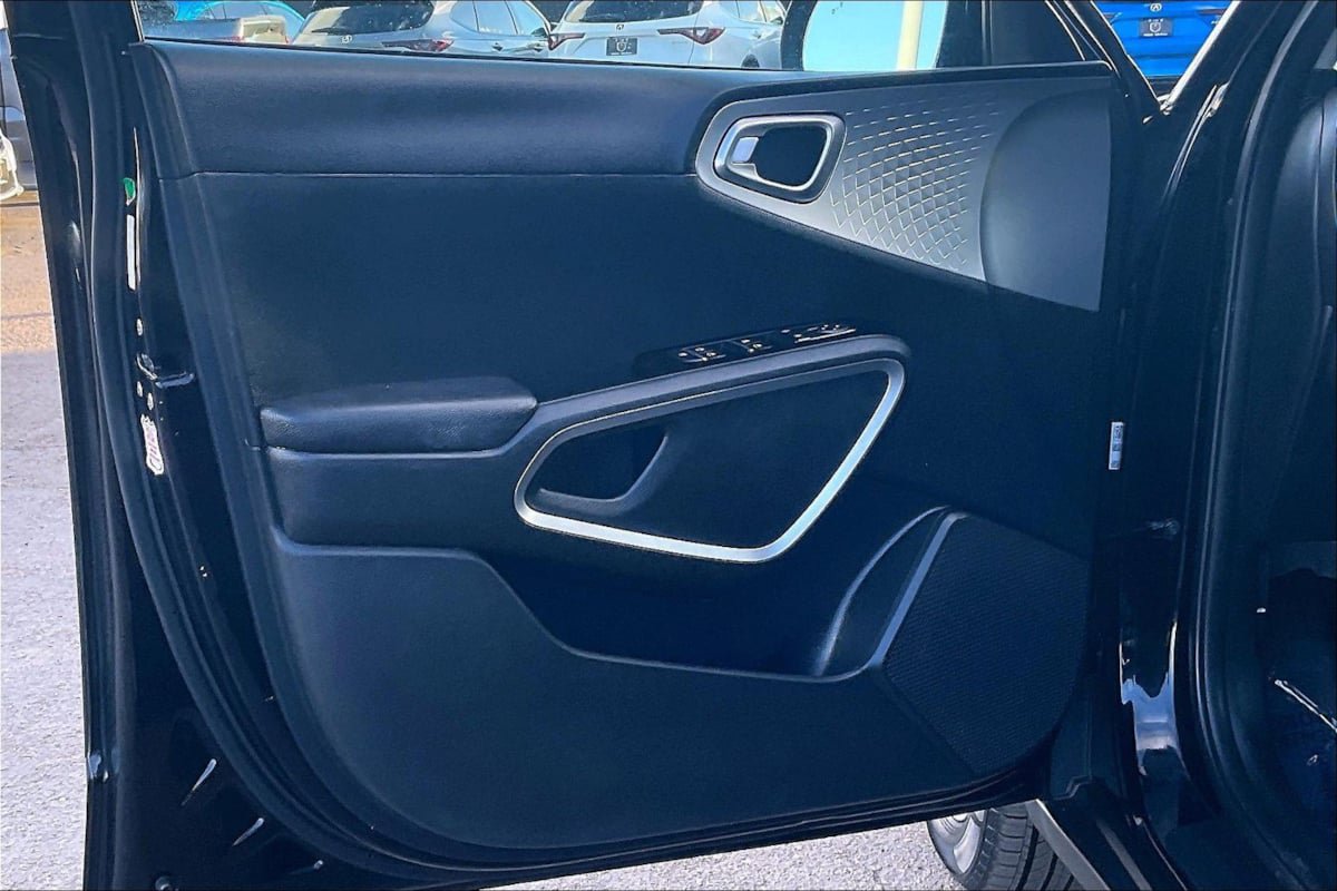 Used 2022 Kia Soul LX w/ Technology Package FWD image 18