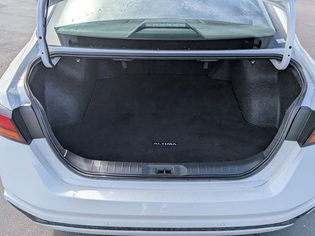 Used 2025 Nissan Altima 2.5 SV image 10