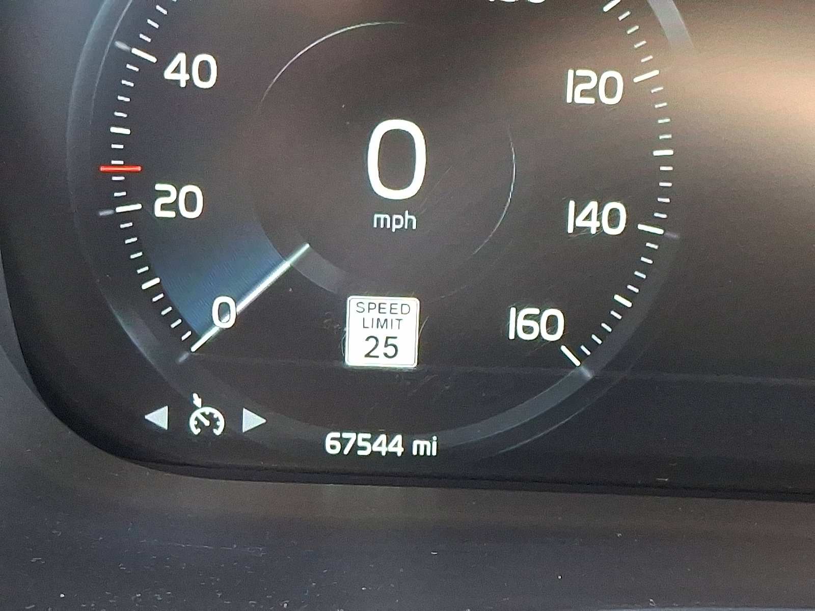 Used 2019 Volvo XC60 T6 Momentum w/ Multimedia Package image 22