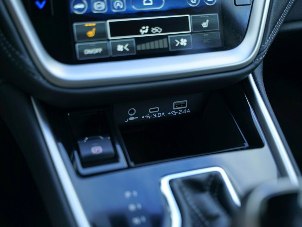 Used 2025 Subaru Outback Premium w/ Popular Package #1A image 15