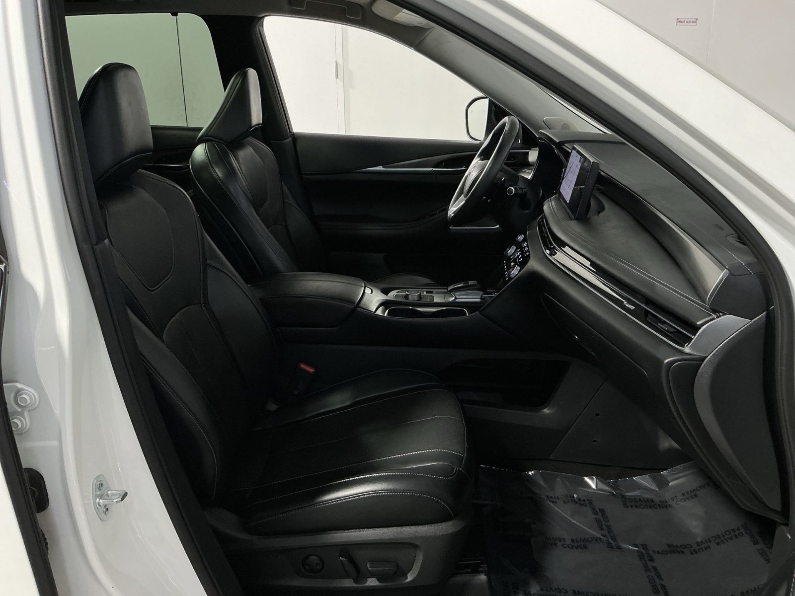 Used 2023 INFINITI QX60 Luxe w/ Vision Package AWD/4WD image 28