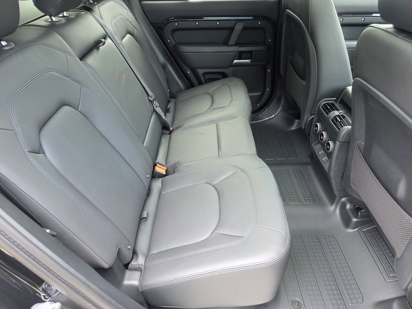 New 2026 Land Rover Defender 110 X-Dynamic SE AWD/4WD image 5