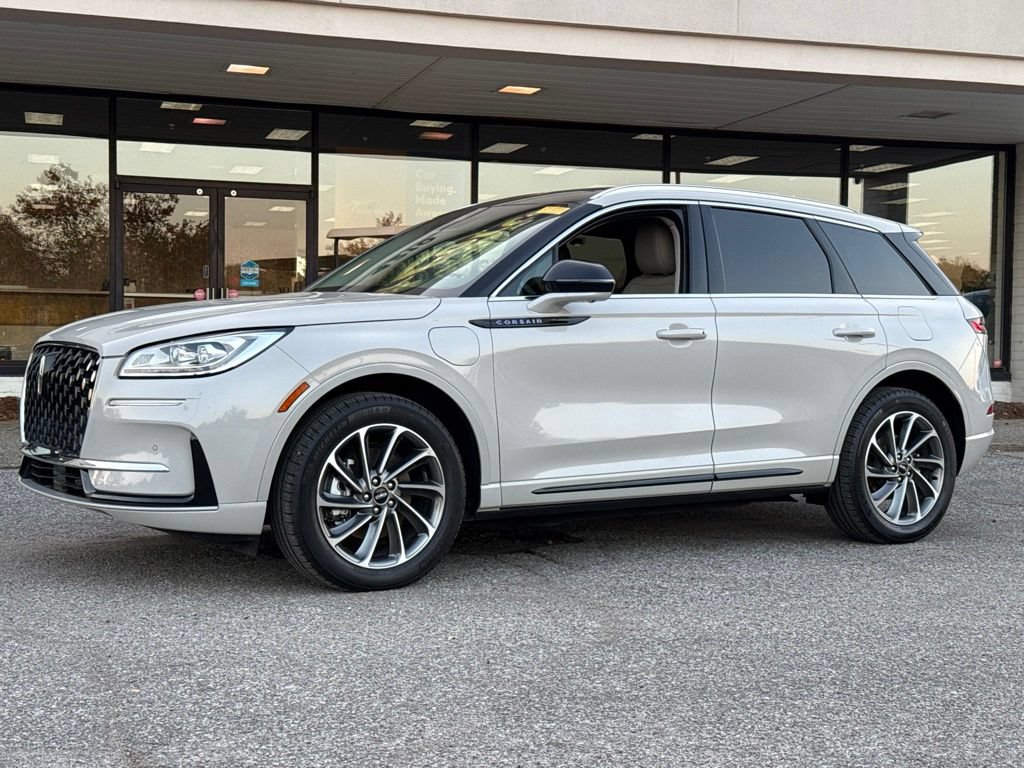Used 2024 Lincoln Corsair Grand Touring w/ Equipment Group 301A AWD/4WD image 17