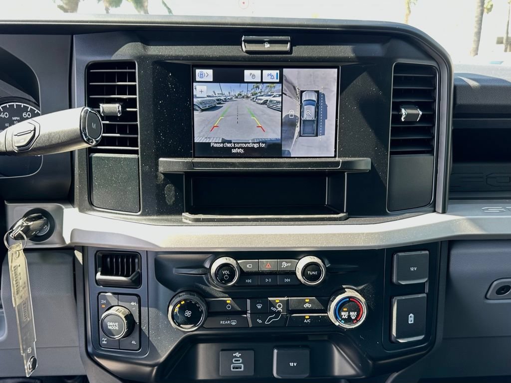 New 2026 Ford F250 XL w/ 360-Degree Camera Package RWD image 24