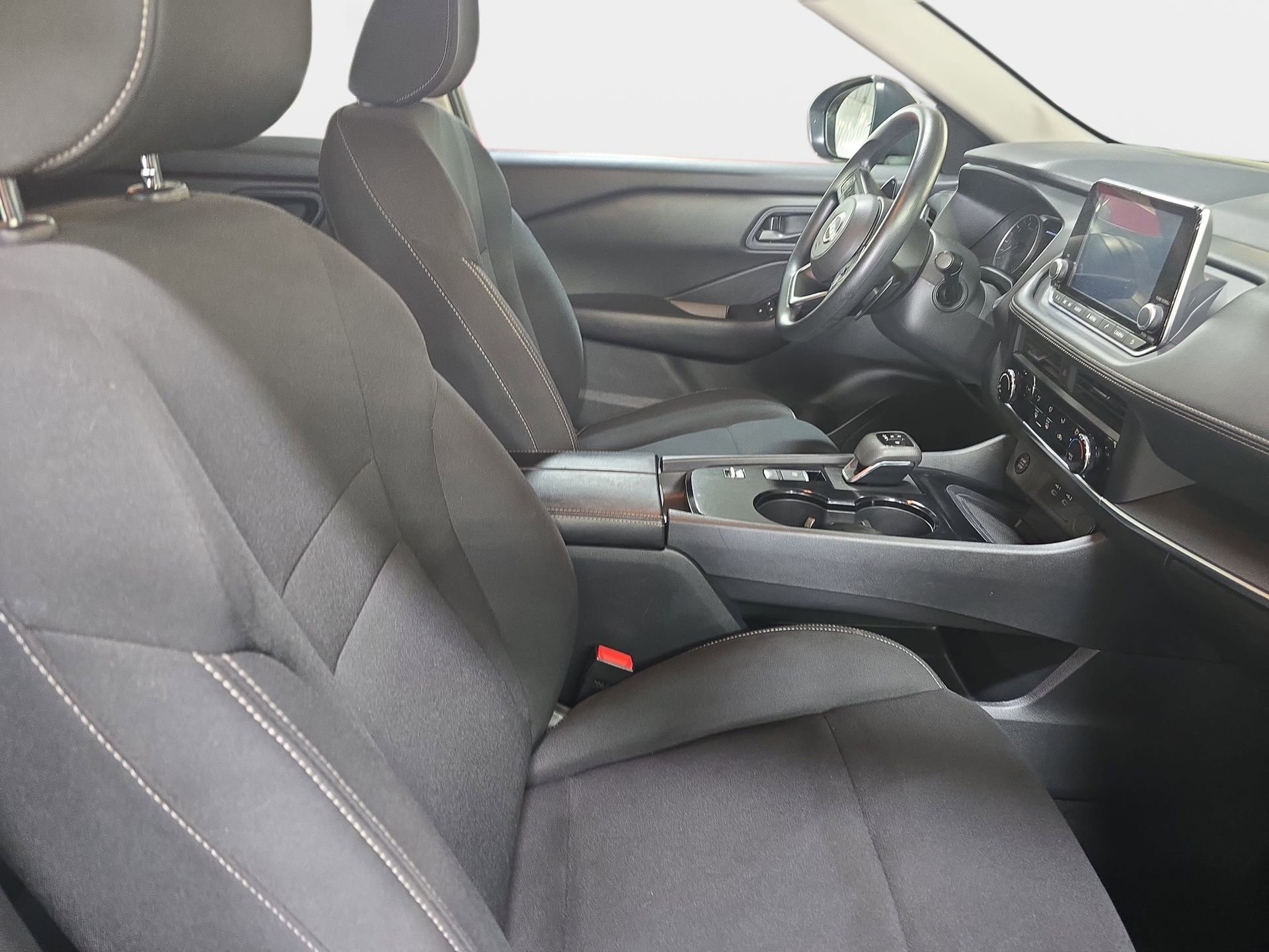 Used 2024 Nissan Rogue S FWD image 10